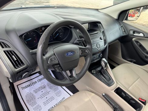 Used 2015 Ford Focus SE FWD image 42