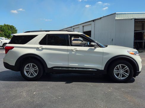 Used 2022 Ford Explorer XLT RWD image 6