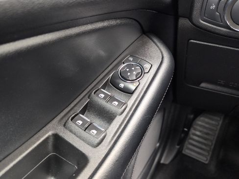 Used 2022 Ford Edge SE w/ Black Appearance Package image 11