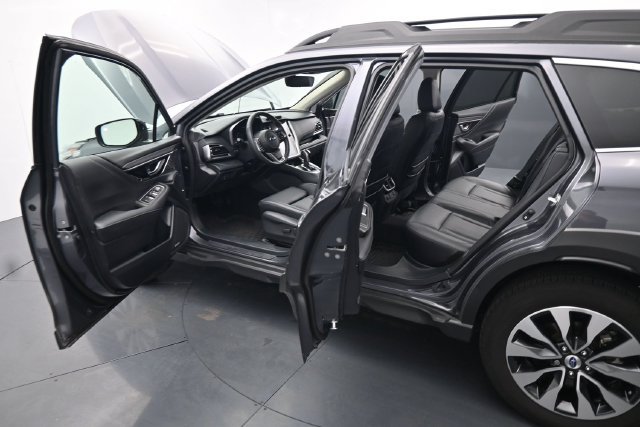 Used 2025 Subaru Outback Limited AWD/4WD image 24