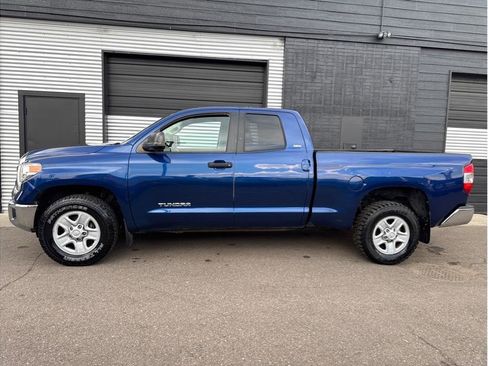 Used 2015 Toyota Tundra SR5 w/ Tow Package image 7