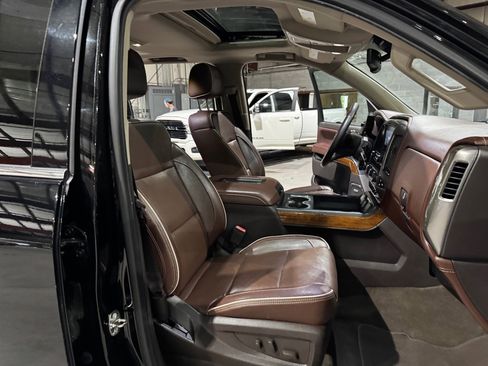 Used 2018 Chevrolet Silverado 1500 High Country image 26