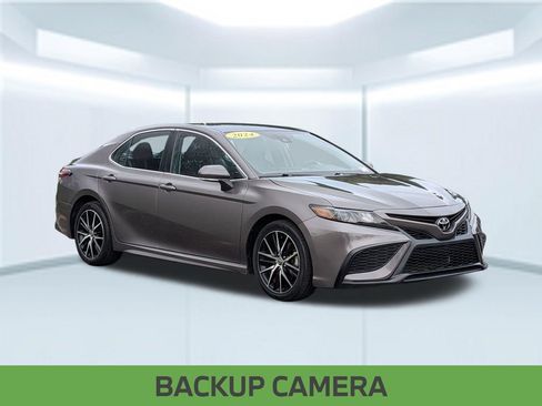 Used 2024 Toyota Camry SE FWD image 10