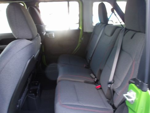 New 2025 Jeep Wrangler Unlimited Rubicon image 18