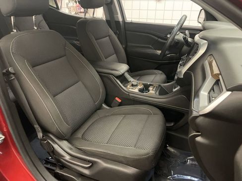 Used 2023 GMC Acadia SLE w/ Driver Convenience Package image 18