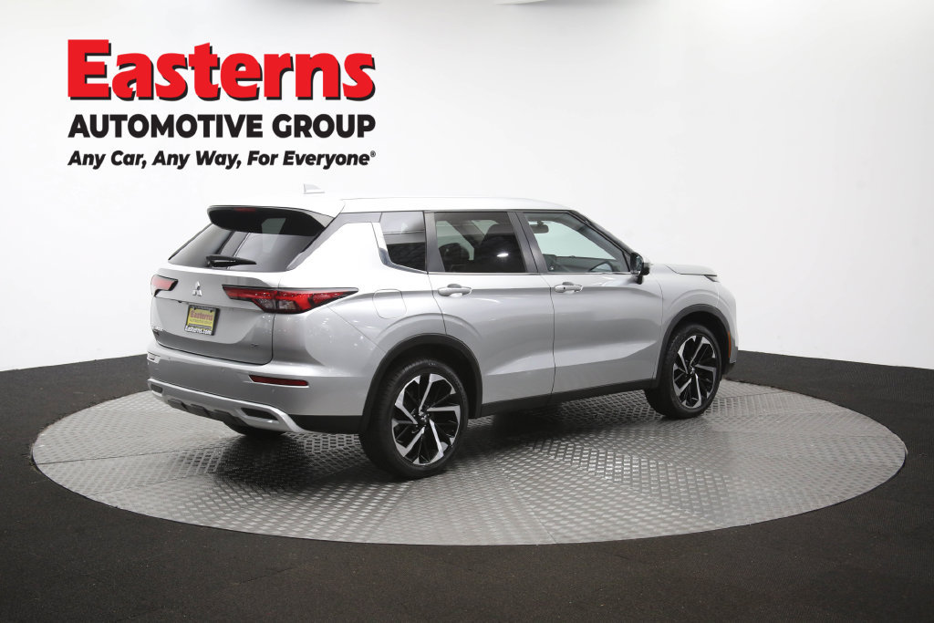 Used 2024 Mitsubishi Outlander SE AWD/4WD image 42