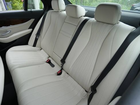 Used 2019 Mercedes-Benz E 300 4MATIC image 26