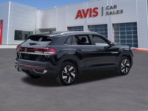 Used 2025 Volkswagen Atlas Cross Sport SE FWD image 6