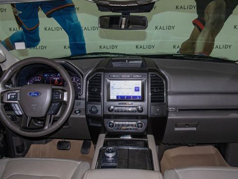 Used 2021 Ford Expedition Limited RWD image 3