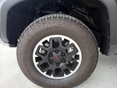 Used 2026 Toyota Tacoma TRD Off-Road AWD/4WD image 14