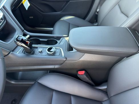 New 2026 Cadillac XT5 Luxury image 14