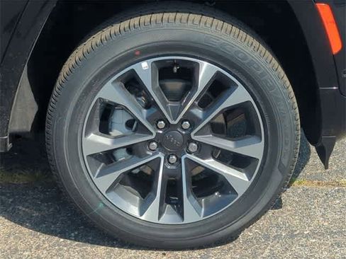 New 2025 Jeep Grand Cherokee Overland w/ Trailer Tow Package image 14