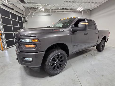New 2026 RAM 2500 Big Horn AWD/4WD image 3