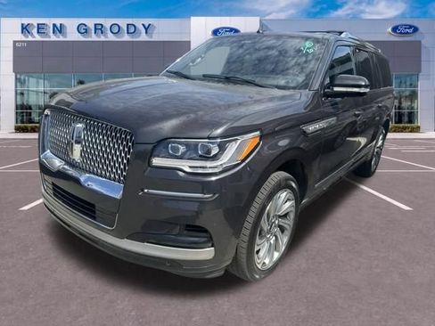 Used 2023 Lincoln Navigator L Reserve AWD/4WD image 4