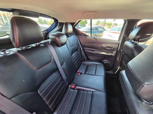 Used 2019 Nissan Kicks SR w/ SR Premium Package FWD image 17