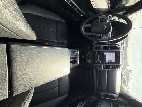 Used 2021 Ford Expedition XLT image 21