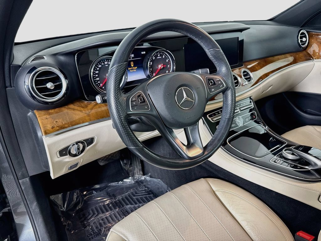 Used 2018 Mercedes-Benz E 300 4MATIC image 9