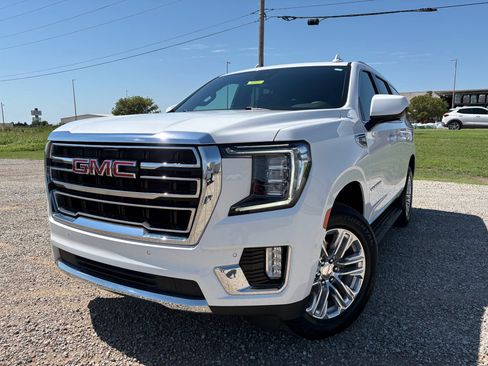 Used 2024 GMC Yukon SLT RWD image 1
