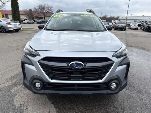 Used 2025 Subaru Outback Premium image 10