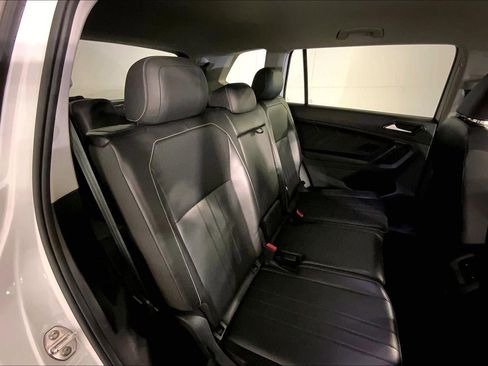 Used 2024 Volkswagen Tiguan SE FWD image 23