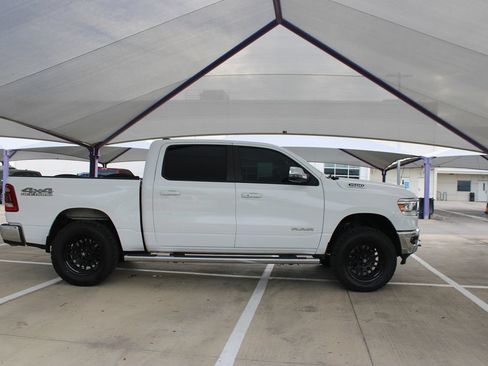 Used 2024 RAM 1500 Laramie AWD/4WD image 7