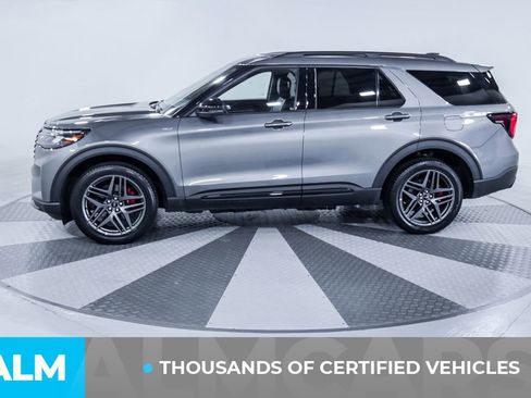 Used 2025 Ford Explorer ST-Line w/ ST-Line Street Pack AWD/4WD image 4