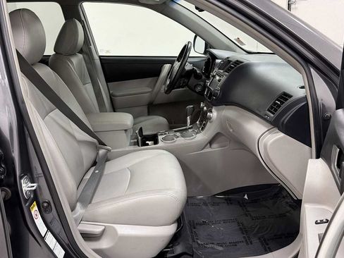 Used 2013 Toyota Highlander SE AWD/4WD image 31