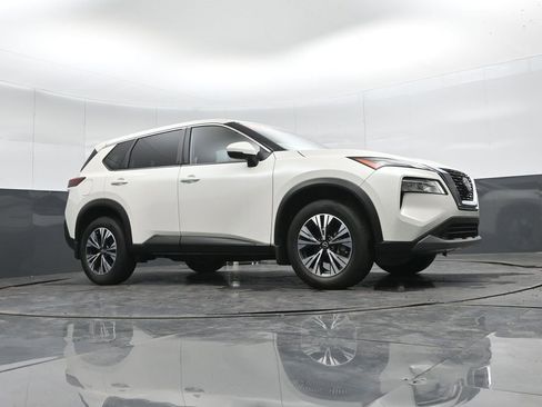 Used 2023 Nissan Rogue SV image 35