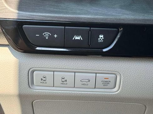 Used 2024 Kia Carnival SX FWD image 19