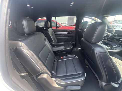 Used 2025 Buick Enclave Preferred FWD image 15