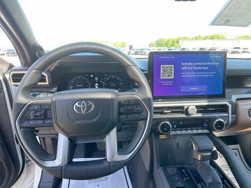 Used 2026 Toyota 4Runner Limited AWD/4WD image 15