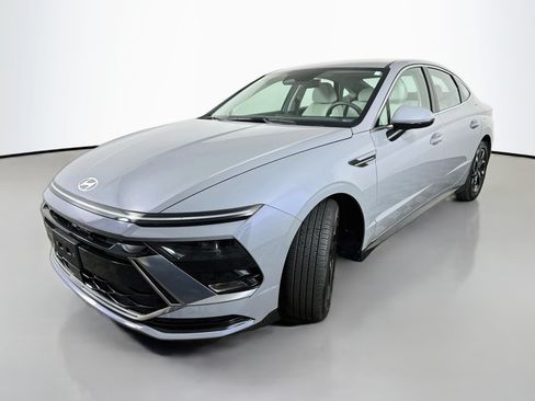 Certified 2025 Hyundai Sonata SEL FWD image 3