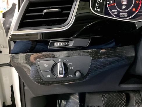 Used 2019 Audi Q7 3.0T Premium Plus AWD/4WD image 35
