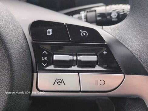 Used 2023 Hyundai Elantra Blue image 25