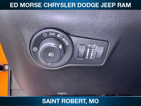 New 2026 Jeep Compass Trailhawk w/ Sun, Sound & Navigation Group AWD/4WD image 27