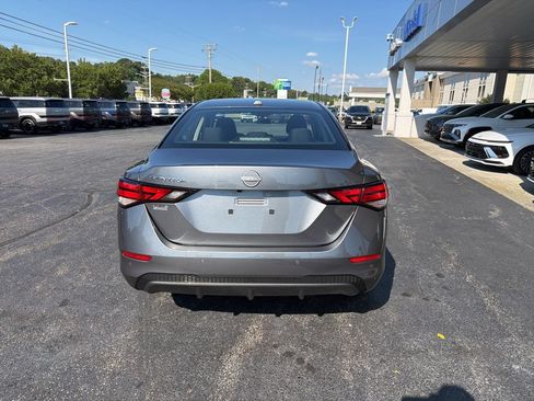 Used 2025 Nissan Sentra SV FWD image 6