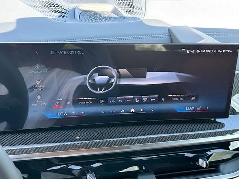 New 2026 BMW X5 M60i image 13