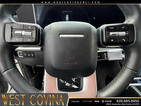 Used 2025 Hyundai Santa Fe SEL AWD/4WD image 10