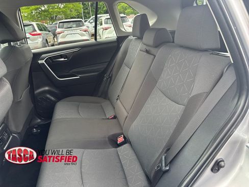 Used 2025 Toyota RAV4 XLE AWD/4WD image 31