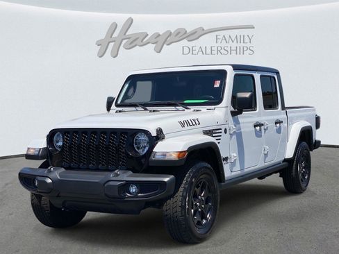 Used 2022 Jeep Gladiator Sport AWD/4WD image 8