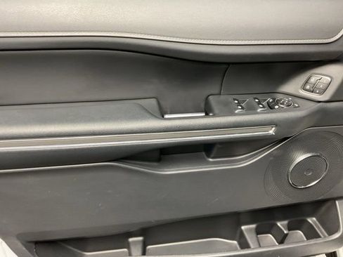 Used 2024 Ford Expedition XLT image 11