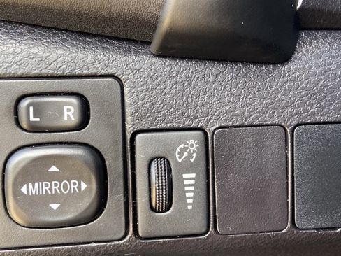 Used 2018 Toyota Corolla SE image 42