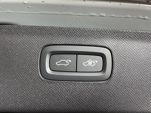 Certified 2025 Volvo XC90 T8 Plus w/ Protection Package Premier AWD/4WD image 18