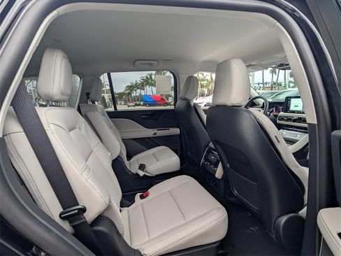 New 2026 Lincoln Aviator AWD image 15