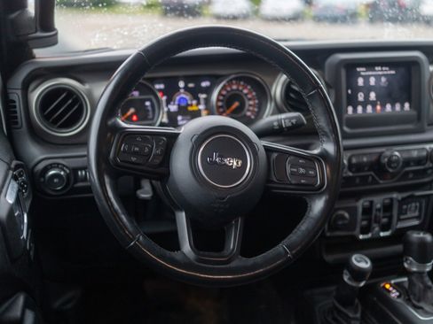 Used 2021 Jeep Wrangler Unlimited Sport image 24