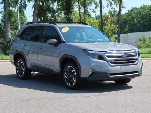 Used 2026 Subaru Forester Premium AWD/4WD image 1
