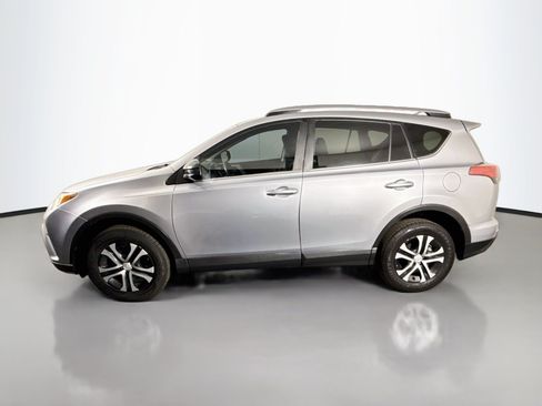 Used 2017 Toyota RAV4 LE FWD image 6