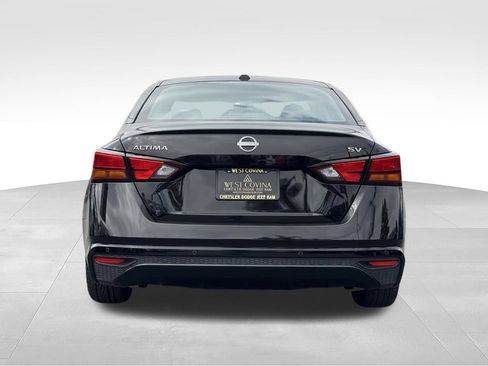 Used 2024 Nissan Altima 2.5 SV FWD image 9