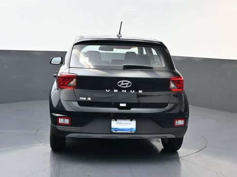 Used 2026 Hyundai Venue SE FWD image 5