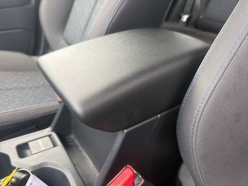Used 2025 Subaru Forester Premium image 35